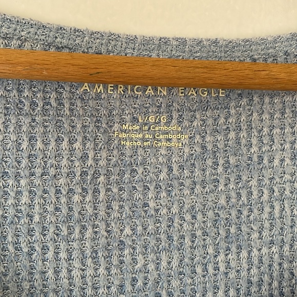 American Eagle V Neck Waffle Weave Sweater - Picture 2 of 5